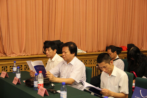 李院长受邀参加“引入中外资源，助力县域经济”暨社会扶贫新举措“百强企业下市县”启动仪式